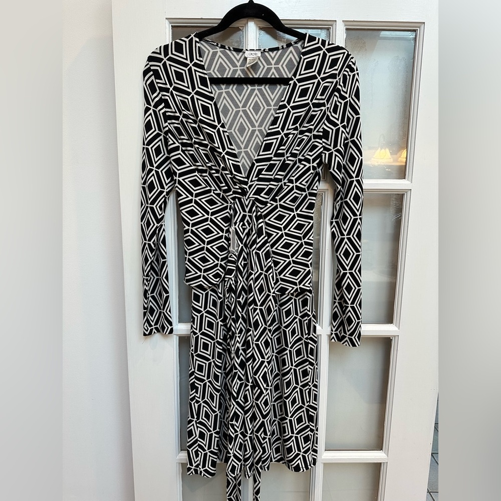 Vintage Cache Y2K Geometric Black and White Stretchy Belted Dress Size Small S